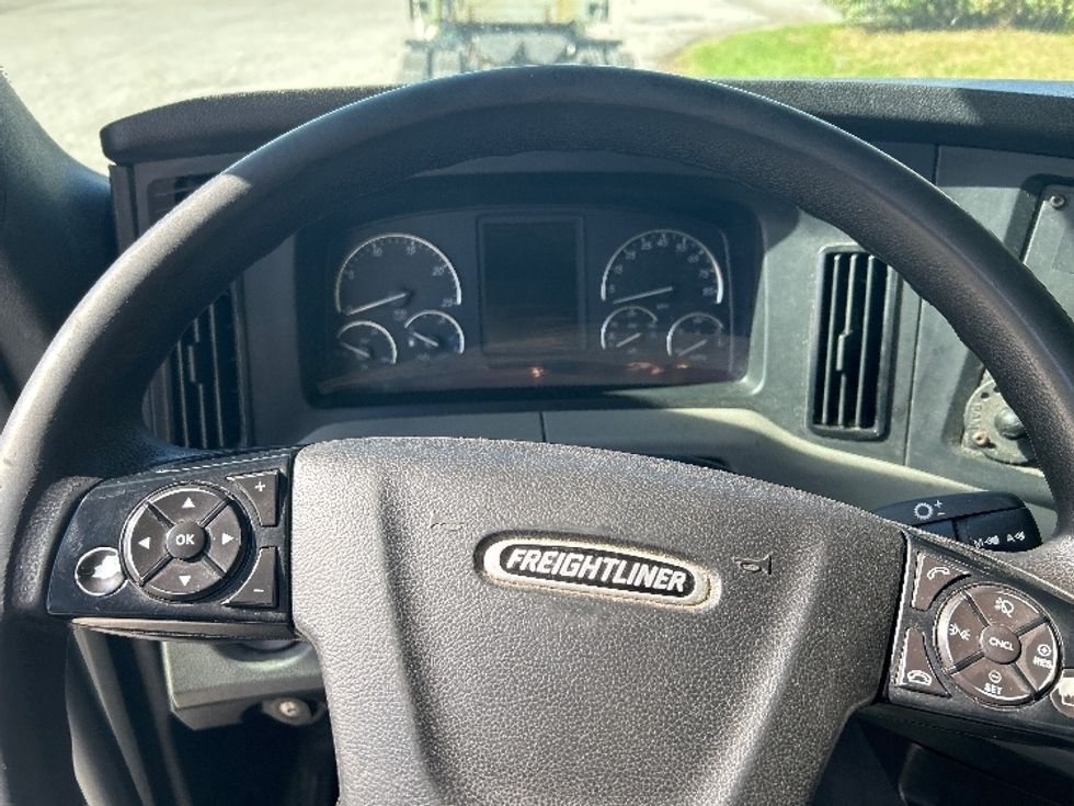 Day Cab Tractor-Heavy Duty Tractors-Freightliner-2018-T12664ST-Middlefield-OH-678,467\n\t\tmiles-$ 28,250 - Image 11