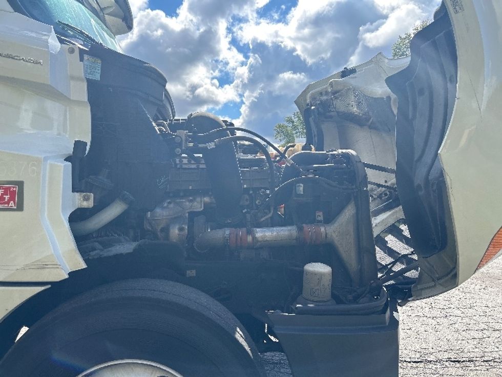 Day Cab Tractor-Heavy Duty Tractors-Freightliner-2018-T12664ST-Middlefield-OH-678,467\n\t\tmiles-$ 28,250 - Image 15