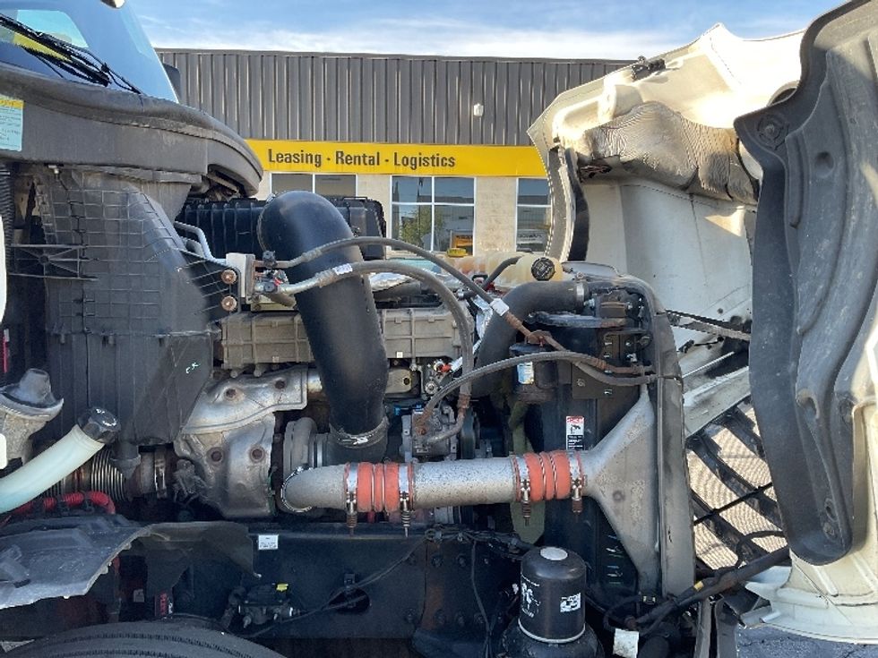 Day Cab Tractor-Heavy Duty Tractors-Freightliner-2018-T12664ST-Milwaukee-WI-423,834\n\t\tmiles-$ 44,250 - Image 15