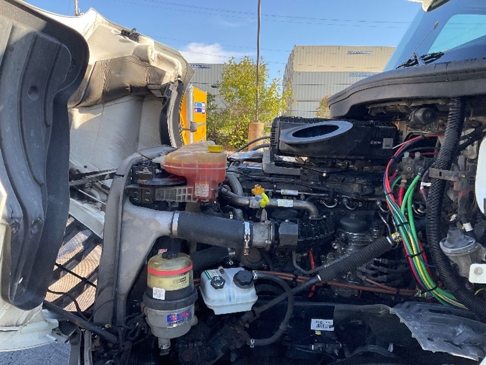 Day Cab Tractor-Heavy Duty Tractors-Freightliner-2018-T12664ST-Milwaukee-WI-423,834\n\t\tmiles-$ 44,250 - Image 16