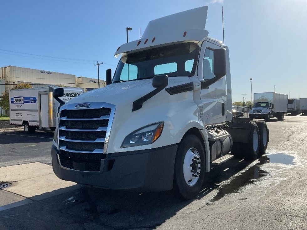 Day Cab Tractor-Heavy Duty Tractors-Freightliner-2018-T12664ST-Milwaukee-WI-423,834\n\t\tmiles-$ 44,250 - Image 3