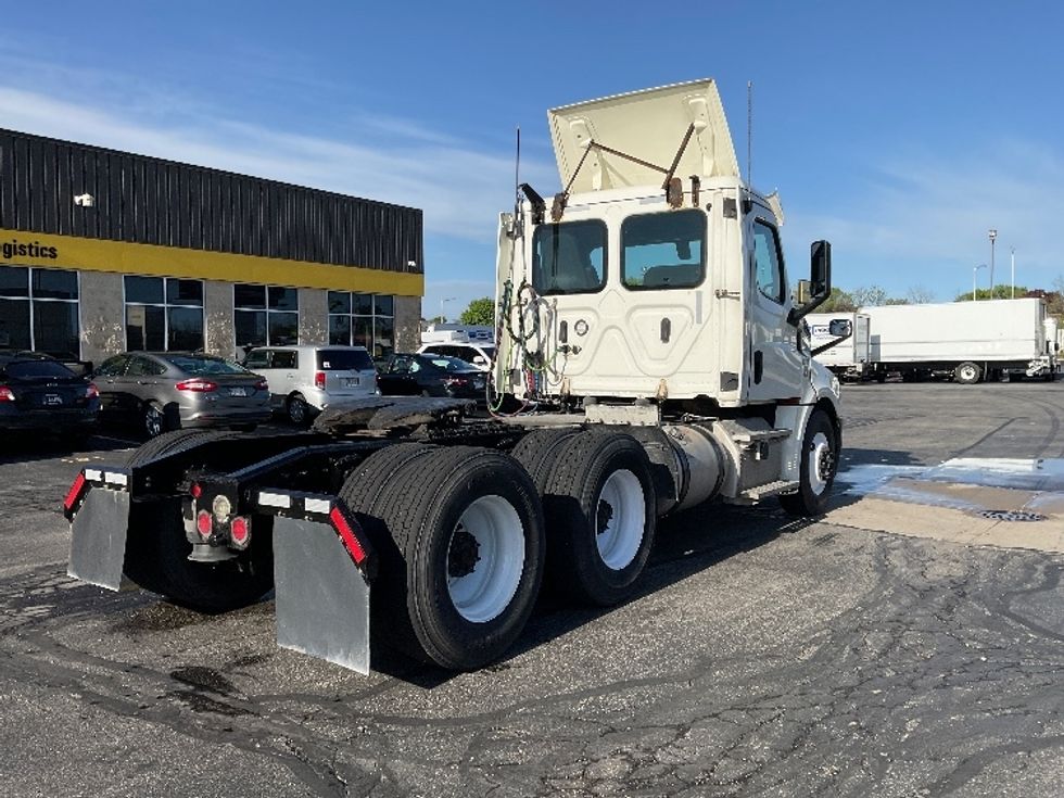 Day Cab Tractor-Heavy Duty Tractors-Freightliner-2018-T12664ST-Milwaukee-WI-423,834\n\t\tmiles-$ 44,250 - Image 7