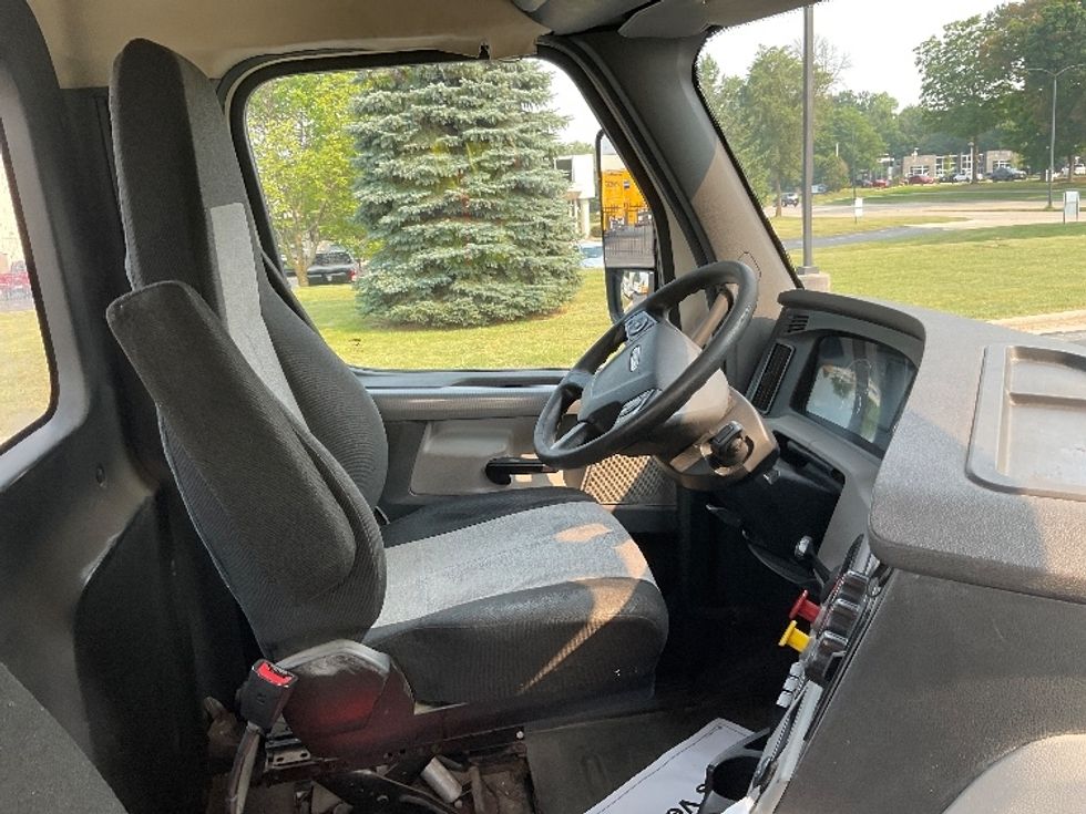 Day Cab Tractor-Heavy Duty Tractors-Freightliner-2018-T12664ST-Milwaukee-WI-451,144\n\t\tmiles-$ 39,750 - Image 14