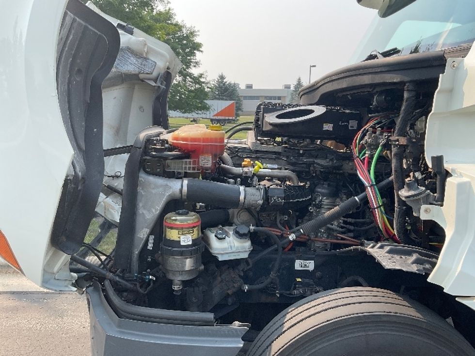 Day Cab Tractor-Heavy Duty Tractors-Freightliner-2018-T12664ST-Milwaukee-WI-451,144\n\t\tmiles-$ 39,750 - Image 16