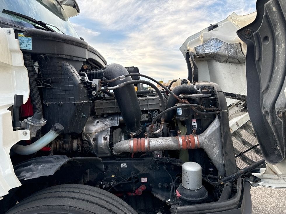 Day Cab Tractor-Heavy Duty Tractors-Freightliner-2018-T12664ST-Milwaukee-WI-469,203\n\t\tmiles-$ 43,750 - Image 14