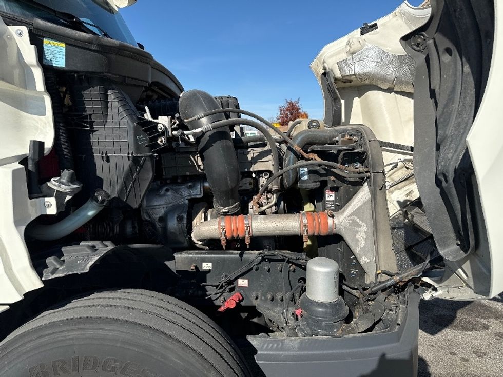 Day Cab Tractor-Heavy Duty Tractors-Freightliner-2018-T12664ST-Milwaukee-WI-476,335\n\t\tmiles-$ 43,250 - Image 15