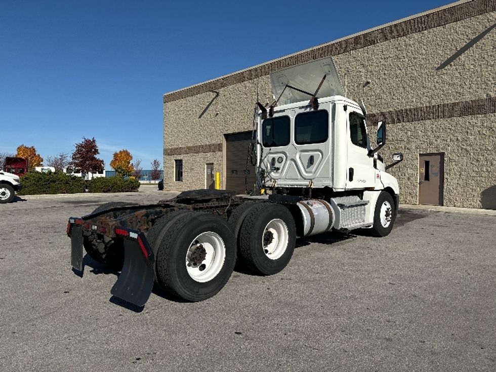 Day Cab Tractor-Heavy Duty Tractors-Freightliner-2018-T12664ST-Milwaukee-WI-476,335\n\t\tmiles-$ 43,250 - Image 7