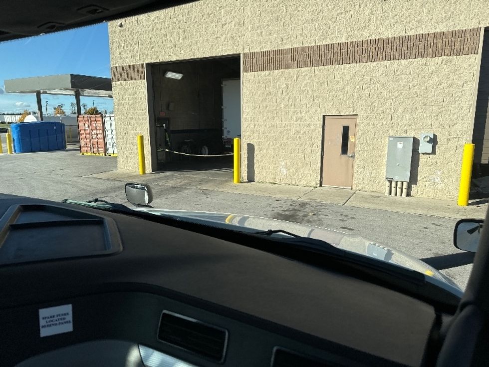 Day Cab Tractor-Heavy Duty Tractors-Freightliner-2018-T12664ST-Milwaukee-WI-482,055\n\t\tmiles-$ 43,000 - Image 11