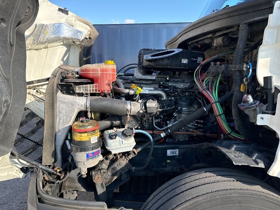 Day Cab Tractor-Heavy Duty Tractors-Freightliner-2018-T12664ST-Milwaukee-WI-482,055\n\t\tmiles-$ 43,000 - Image 14