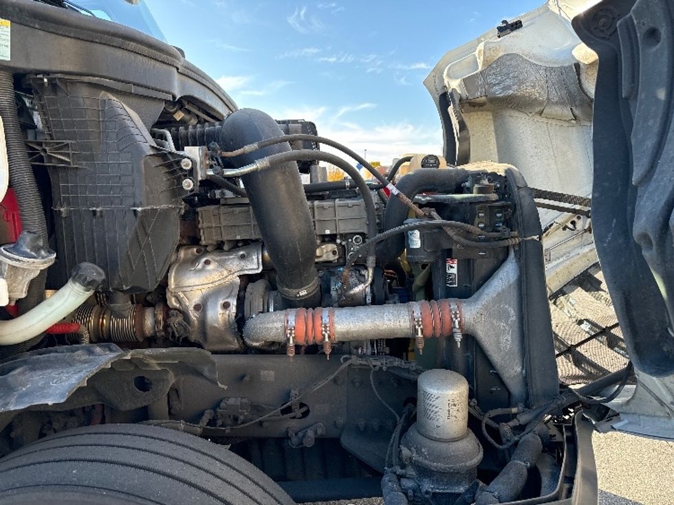 Day Cab Tractor-Heavy Duty Tractors-Freightliner-2018-T12664ST-Milwaukee-WI-503,107\n\t\tmiles-$ 41,500 - Image 12