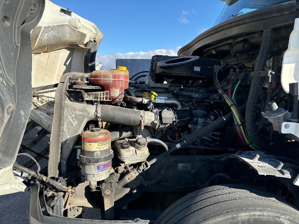 Day Cab Tractor-Heavy Duty Tractors-Freightliner-2018-T12664ST-Milwaukee-WI-503,107\n\t\tmiles-$ 41,500 - Image 13