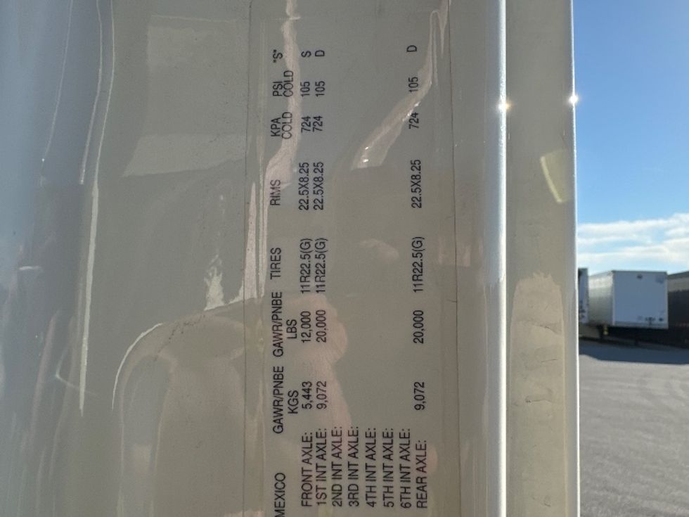 Day Cab Tractor-Heavy Duty Tractors-Freightliner-2018-T12664ST-Milwaukee-WI-503,107\n\t\tmiles-$ 41,500 - Image 14