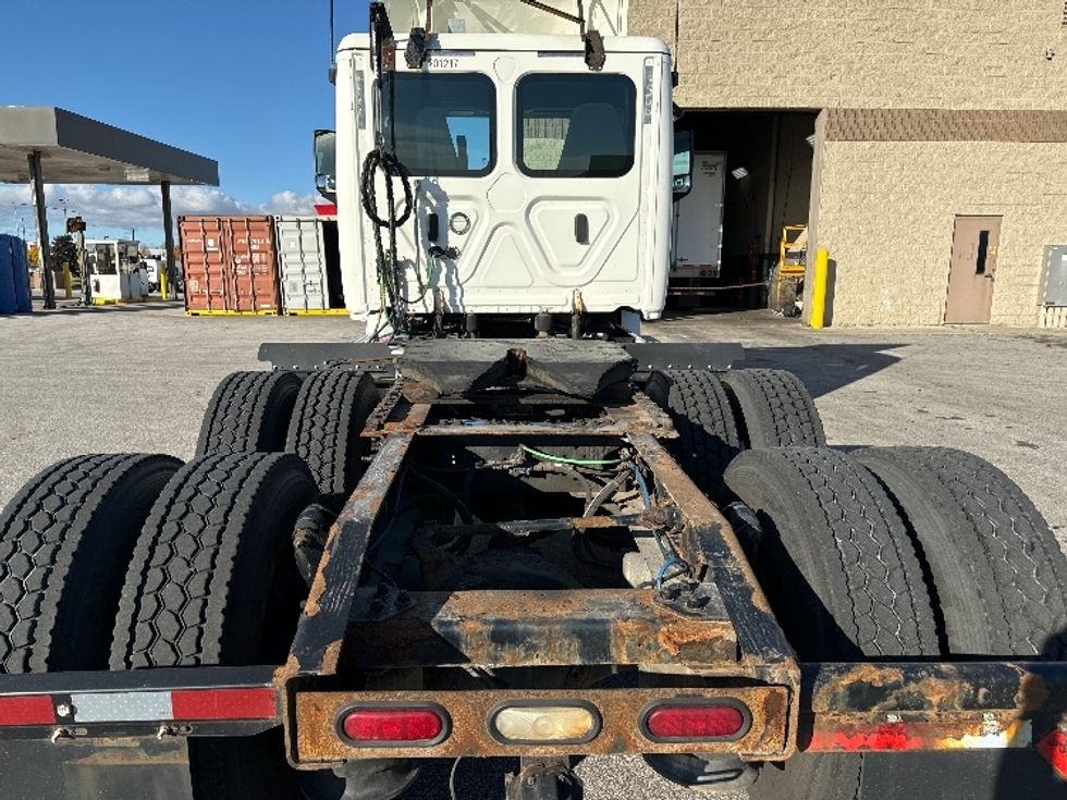 Day Cab Tractor-Heavy Duty Tractors-Freightliner-2018-T12664ST-Milwaukee-WI-503,107\n\t\tmiles-$ 41,500 - Image 6