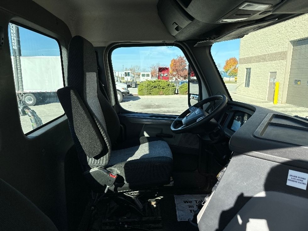 Day Cab Tractor-Heavy Duty Tractors-Freightliner-2018-T12664ST-Milwaukee-WI-503,177\n\t\tmiles-$ 41,500 - Image 14