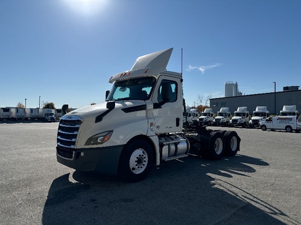 Day Cab Tractor-Heavy Duty Tractors-Freightliner-2018-T12664ST-Milwaukee-WI-503,177\n\t\tmiles-$ 41,500 - Image 3