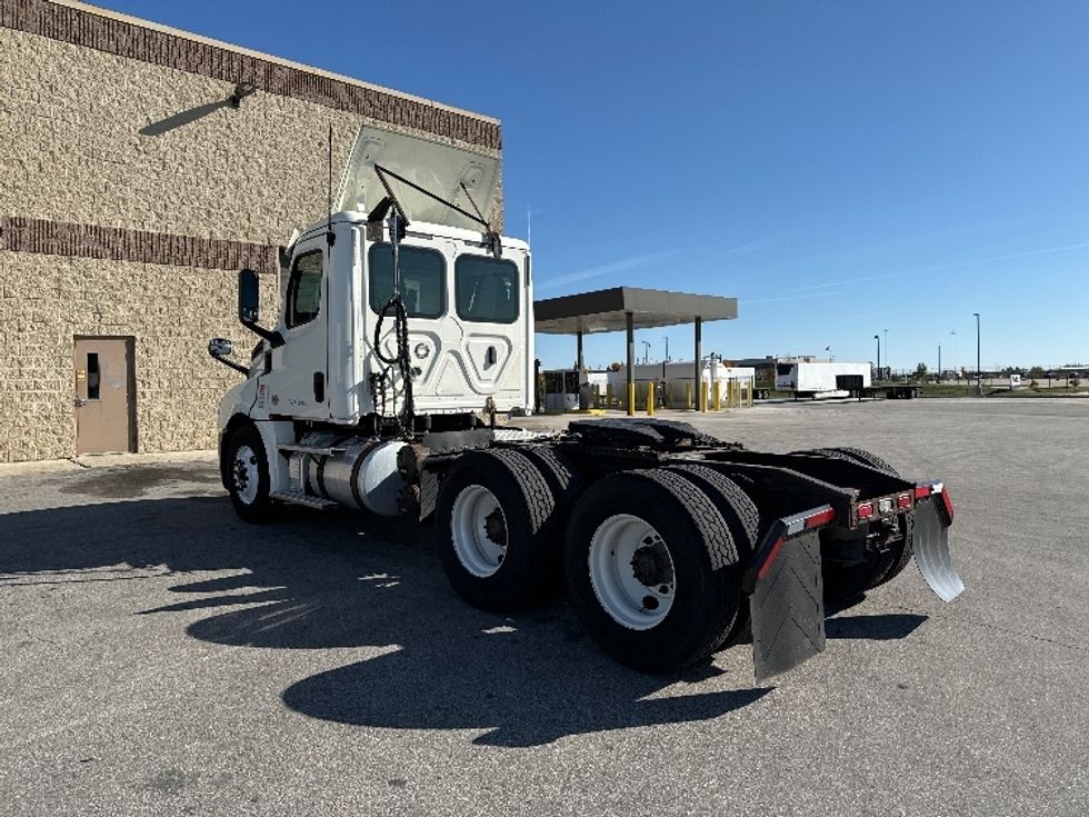Day Cab Tractor-Heavy Duty Tractors-Freightliner-2018-T12664ST-Milwaukee-WI-503,177\n\t\tmiles-$ 41,500 - Image 5