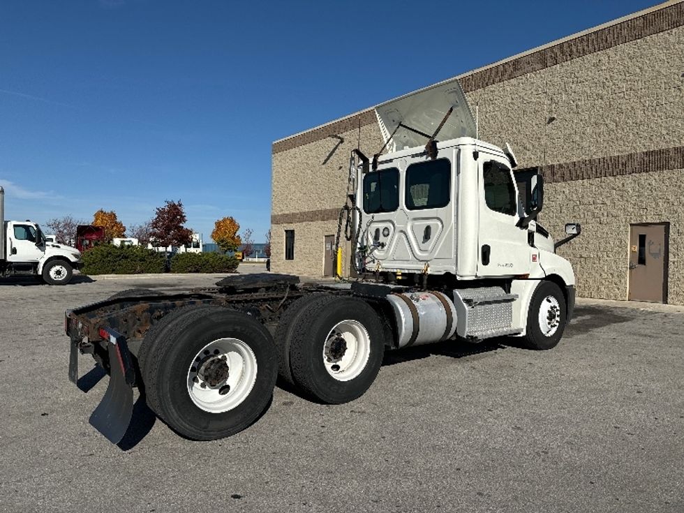 Day Cab Tractor-Heavy Duty Tractors-Freightliner-2018-T12664ST-Milwaukee-WI-503,177\n\t\tmiles-$ 41,500 - Image 7
