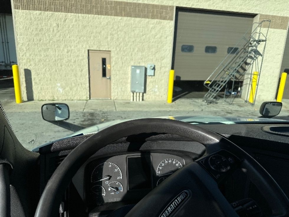 Day Cab Tractor-Heavy Duty Tractors-Freightliner-2018-T12664ST-Milwaukee-WI-504,242\n\t\tmiles-$ 41,250 - Image 10