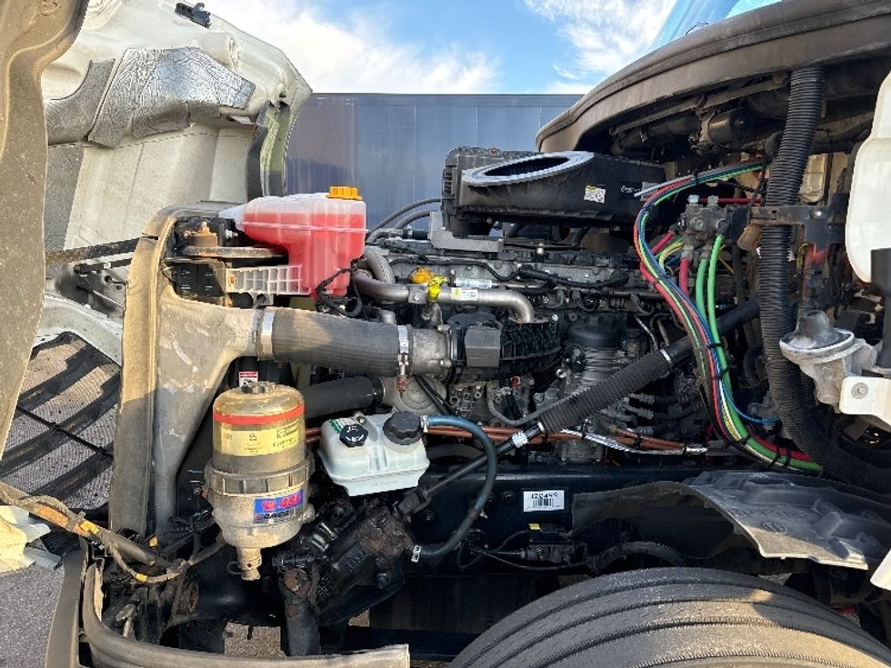 Day Cab Tractor-Heavy Duty Tractors-Freightliner-2018-T12664ST-Milwaukee-WI-504,788\n\t\tmiles-$ 41,250 - Image 16