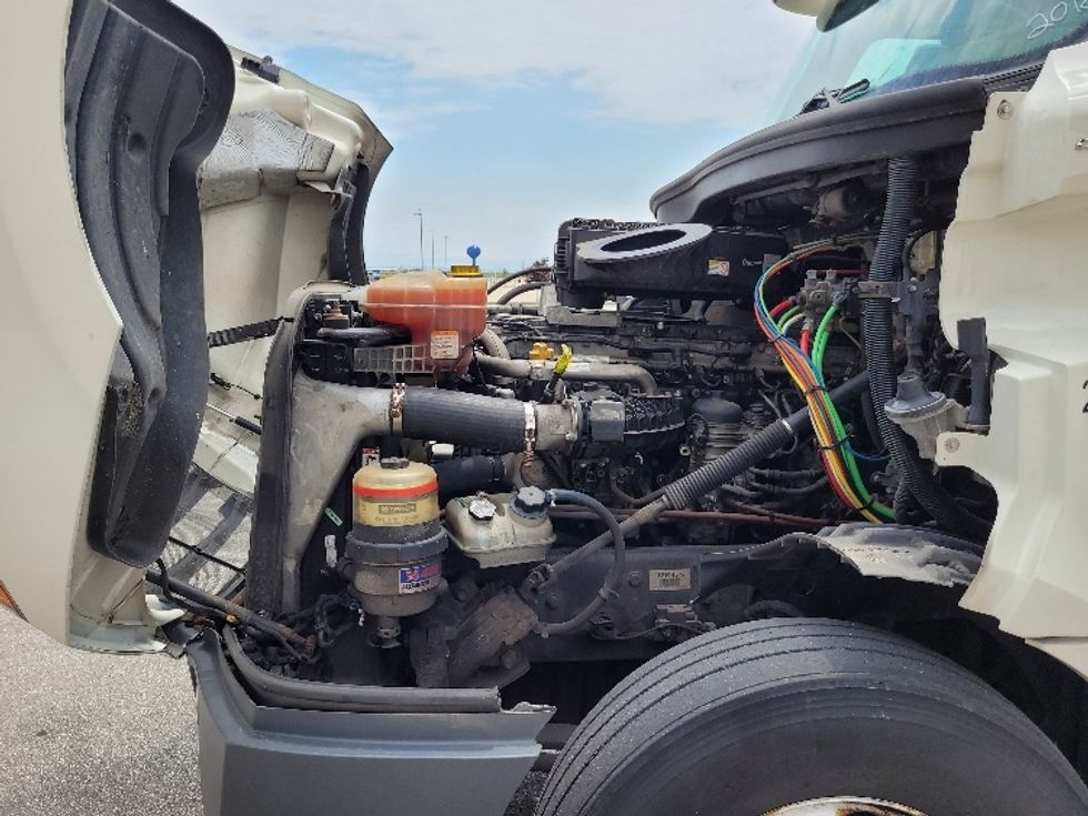 Day Cab Tractor-Heavy Duty Tractors-Freightliner-2018-T12664ST-Milwaukee-WI-505,513\n\t\tmiles-$ 41,750 - Image 16