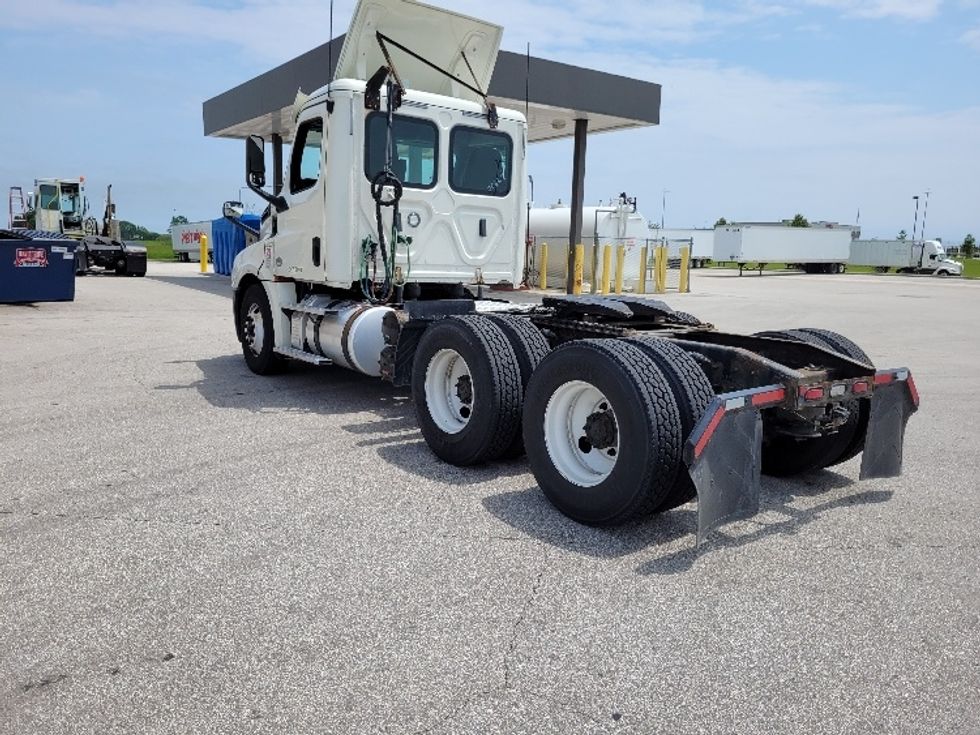 Day Cab Tractor-Heavy Duty Tractors-Freightliner-2018-T12664ST-Milwaukee-WI-505,513\n\t\tmiles-$ 41,750 - Image 5