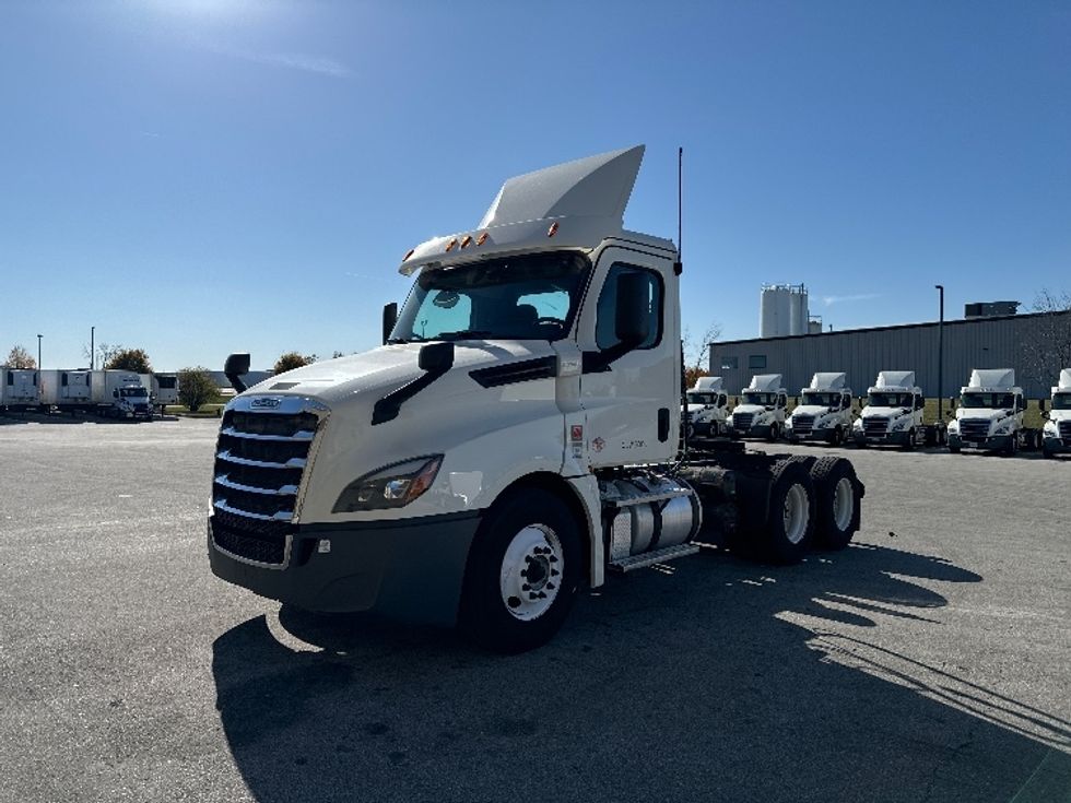 Day Cab Tractor-Heavy Duty Tractors-Freightliner-2018-T12664ST-Milwaukee-WI-506,432\n\t\tmiles-$ 41,250 - Image 3