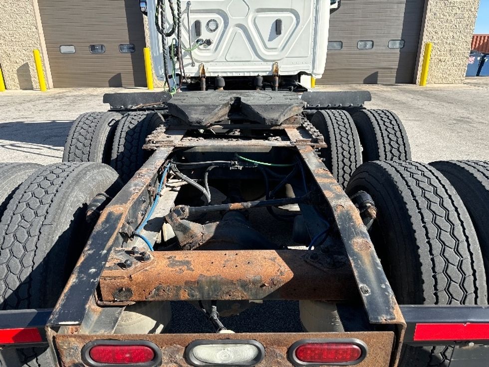 Day Cab Tractor-Heavy Duty Tractors-Freightliner-2018-T12664ST-Milwaukee-WI-506,432\n\t\tmiles-$ 41,250 - Image 6