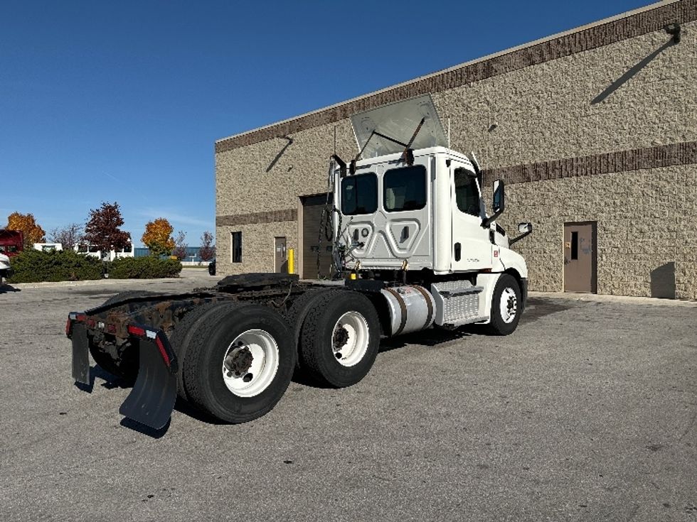 Day Cab Tractor-Heavy Duty Tractors-Freightliner-2018-T12664ST-Milwaukee-WI-506,432\n\t\tmiles-$ 41,250 - Image 7