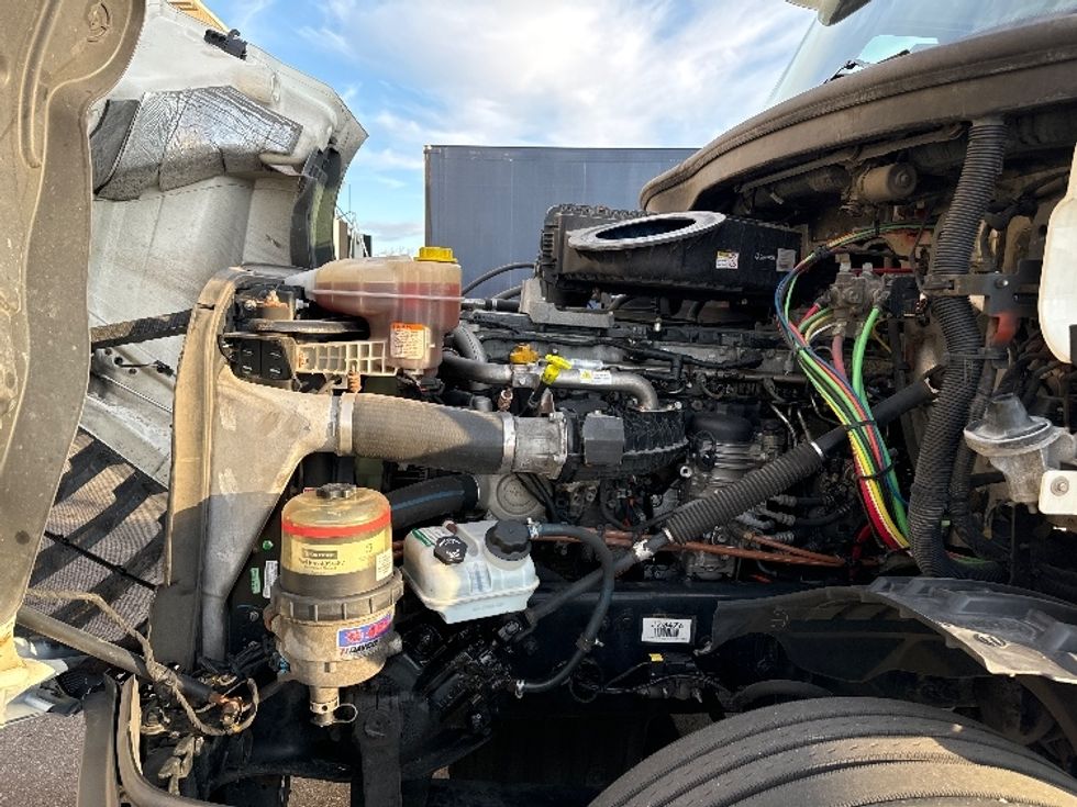 2018 Freightliner Cascadia 126" Day cab photo 13