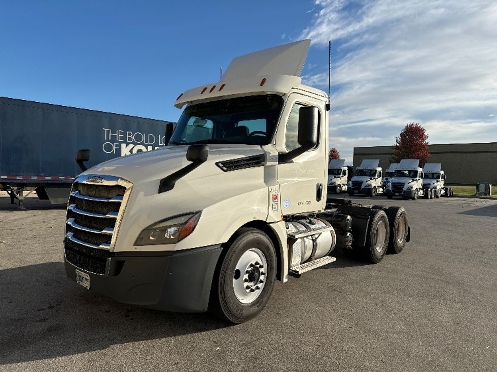 Day Cab Tractor-Heavy Duty Tractors-Freightliner-2018-T12664ST-Milwaukee-WI-509,489\n\t\tmiles-$ 41,000 - Image 3