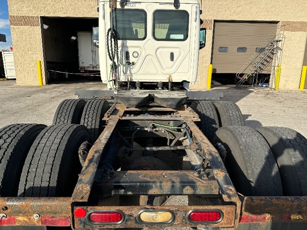 Day Cab Tractor-Heavy Duty Tractors-Freightliner-2018-T12664ST-Milwaukee-WI-509,489\n\t\tmiles-$ 41,000 - Image 6