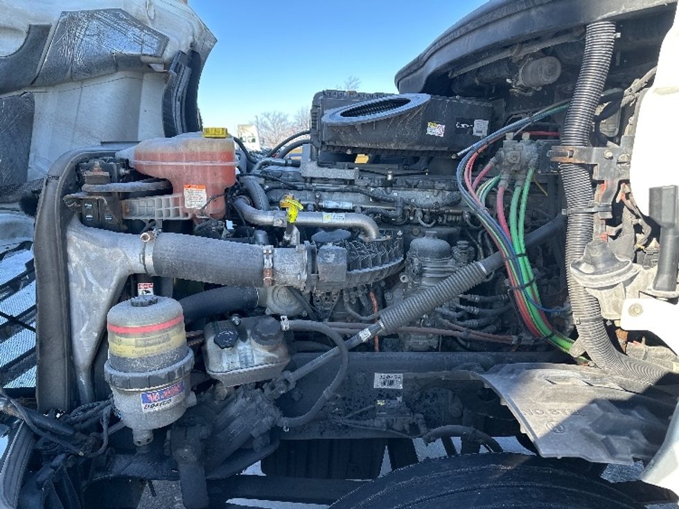 Day Cab Tractor-Heavy Duty Tractors-Freightliner-2018-T12664ST-Milwaukee-WI-523,300\n\t\tmiles-$ 39,750 - Image 16