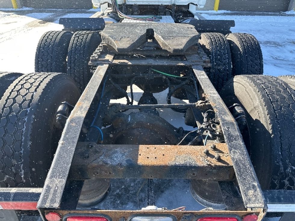 Day Cab Tractor-Heavy Duty Tractors-Freightliner-2018-T12664ST-Milwaukee-WI-523,300\n\t\tmiles-$ 39,750 - Image 6