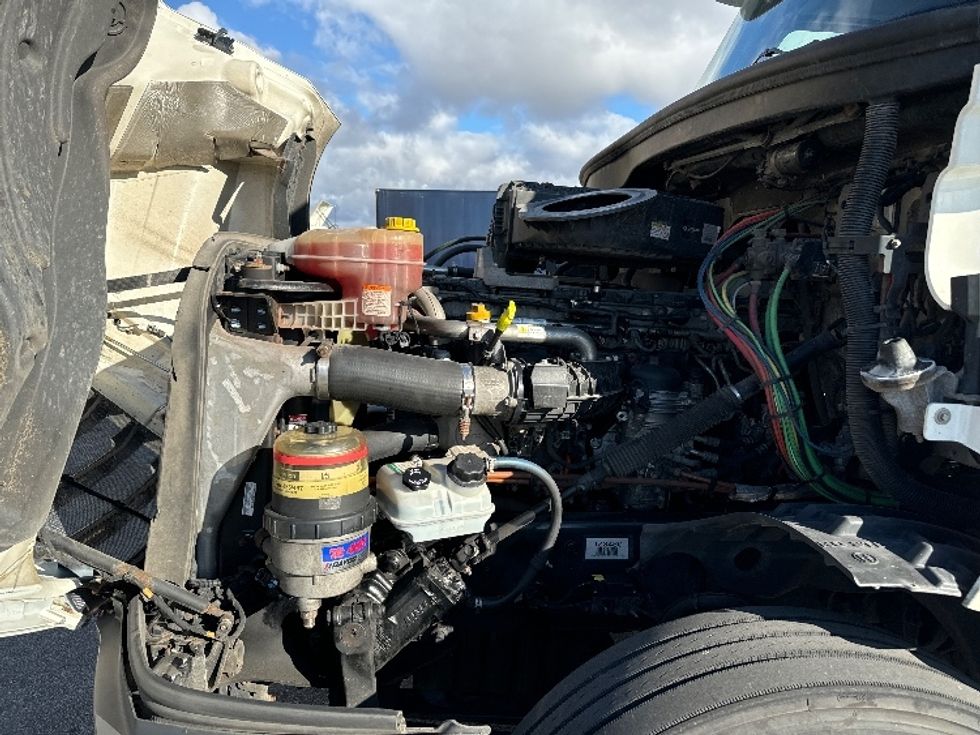 Day Cab Tractor-Heavy Duty Tractors-Freightliner-2018-T12664ST-Milwaukee-WI-525,668\n\t\tmiles-$ 39,500 - Image 15