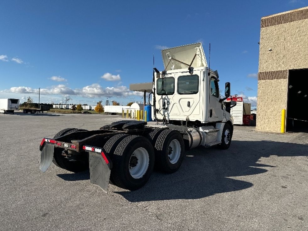 Day Cab Tractor-Heavy Duty Tractors-Freightliner-2018-T12664ST-Milwaukee-WI-525,668\n\t\tmiles-$ 39,500 - Image 7