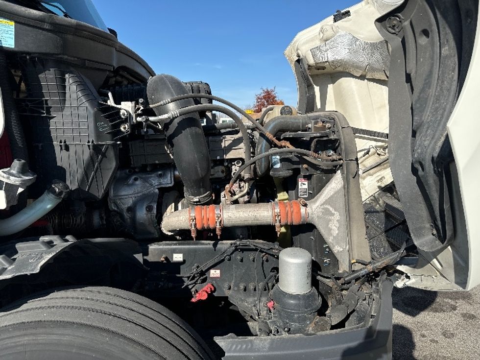 Day Cab Tractor-Heavy Duty Tractors-Freightliner-2018-T12664ST-Milwaukee-WI-532,987\n\t\tmiles-$ 39,000 - Image 15