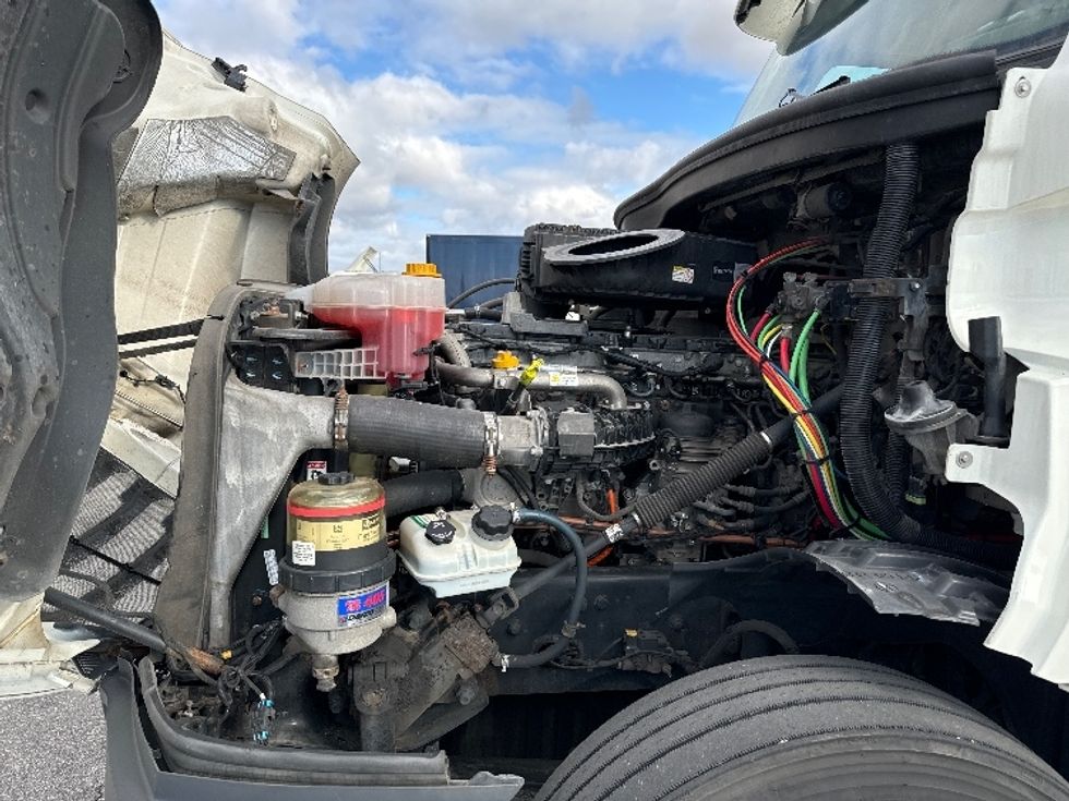 Day Cab Tractor-Heavy Duty Tractors-Freightliner-2018-T12664ST-Milwaukee-WI-540,639\n\t\tmiles-$ 38,250 - Image 16