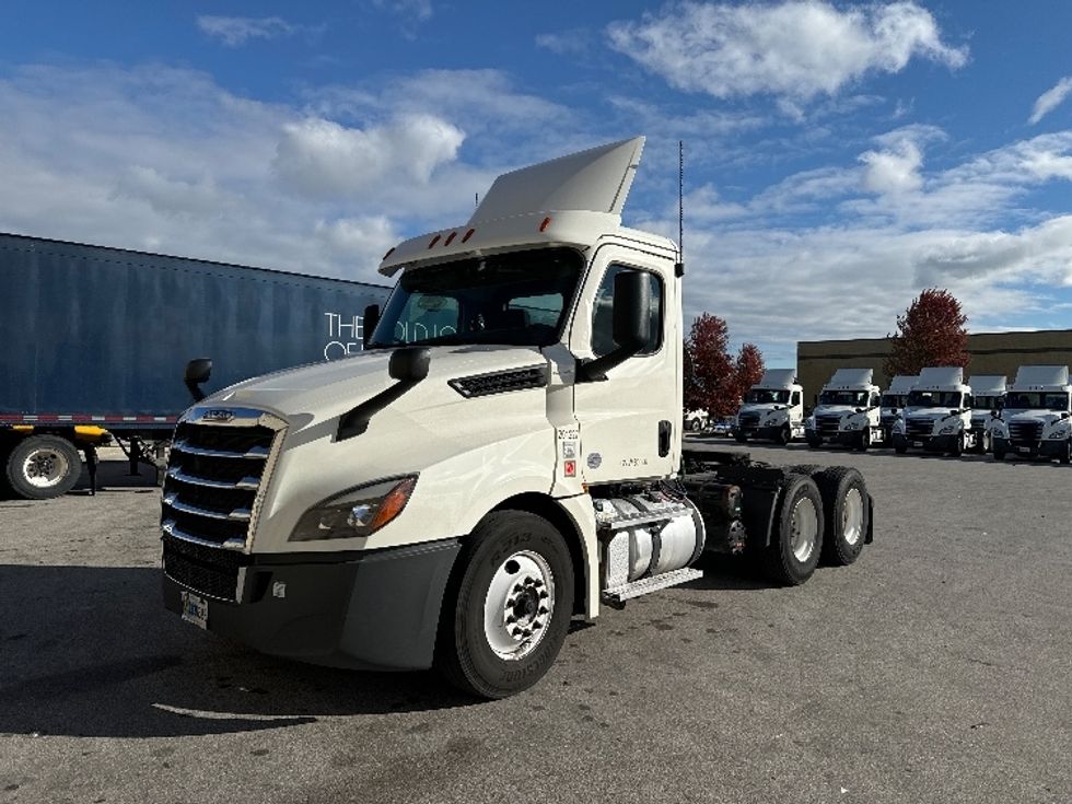 Day Cab Tractor-Heavy Duty Tractors-Freightliner-2018-T12664ST-Milwaukee-WI-543,510\n\t\tmiles-$ 38,000 - Image 3