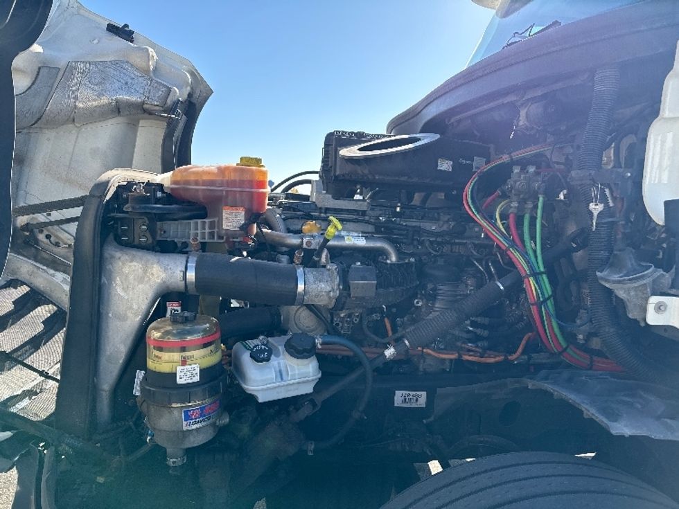 Day Cab Tractor-Heavy Duty Tractors-Freightliner-2018-T12664ST-Milwaukee-WI-545,977\n\t\tmiles-$ 37,750 - Image 16