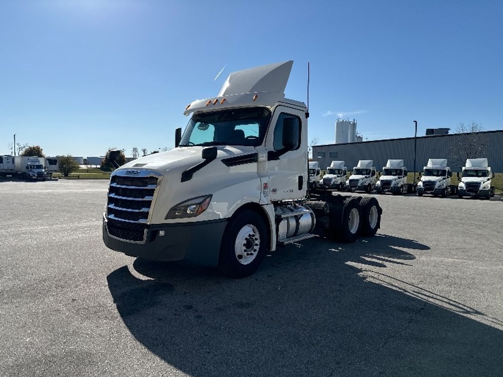 Day Cab Tractor-Heavy Duty Tractors-Freightliner-2018-T12664ST-Milwaukee-WI-545,977\n\t\tmiles-$ 37,750 - Image 3
