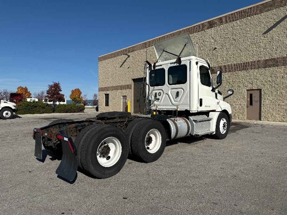 Day Cab Tractor-Heavy Duty Tractors-Freightliner-2018-T12664ST-Milwaukee-WI-545,977\n\t\tmiles-$ 37,750 - Image 7