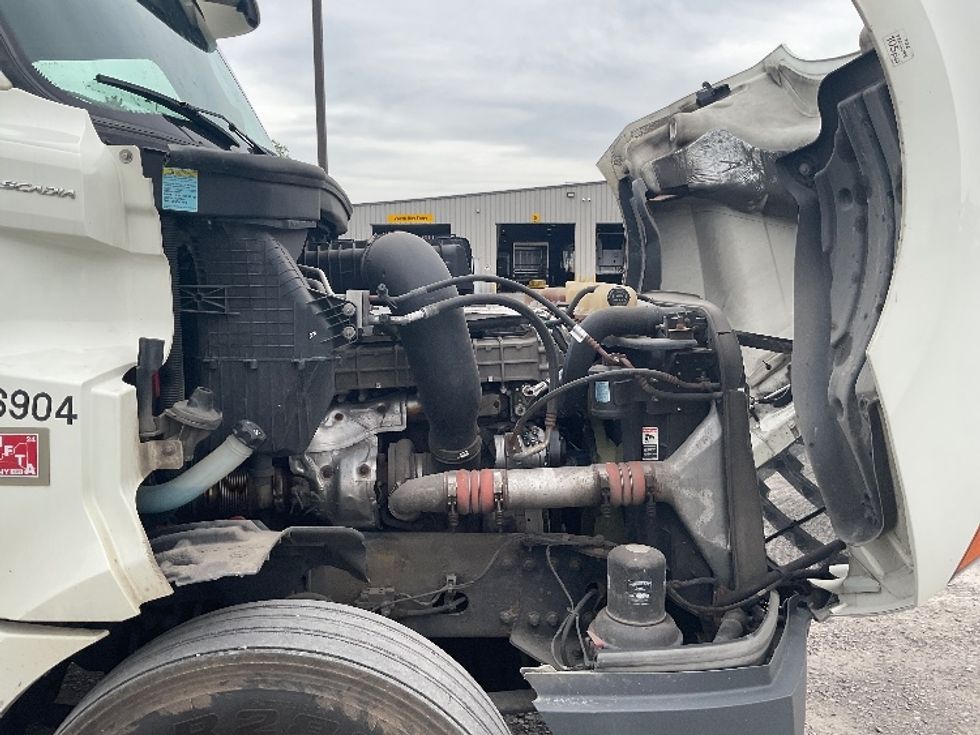 Day Cab Tractor-Heavy Duty Tractors-Freightliner-2018-T12664ST-Minoa-NY-453,945\n\t\tmiles-$ 41,250 - Image 15