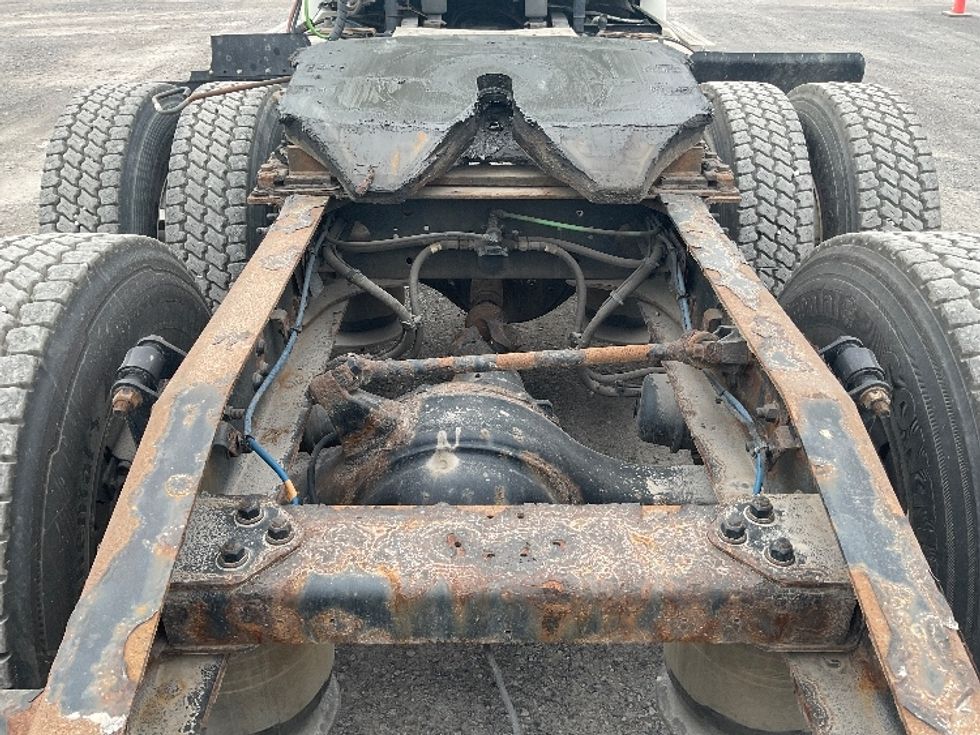 Day Cab Tractor-Heavy Duty Tractors-Freightliner-2018-T12664ST-Minoa-NY-453,945\n\t\tmiles-$ 41,250 - Image 6