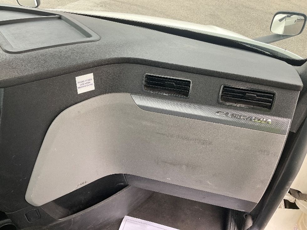 Day Cab Tractor-Heavy Duty Tractors-Freightliner-2018-T12664ST-Moberly-MO-347,061\n\t\tmiles-$ 48,000 - Image 13