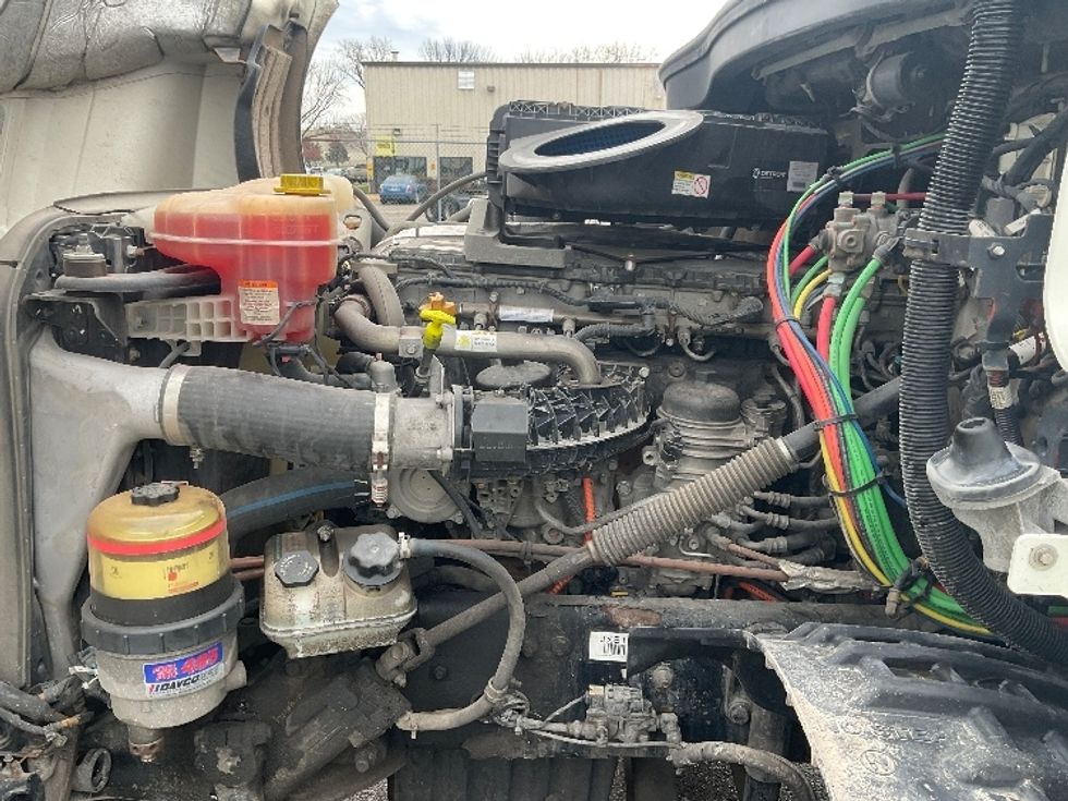 Day Cab Tractor-Heavy Duty Tractors-Freightliner-2018-T12664ST-Moberly-MO-347,061\n\t\tmiles-$ 48,000 - Image 16