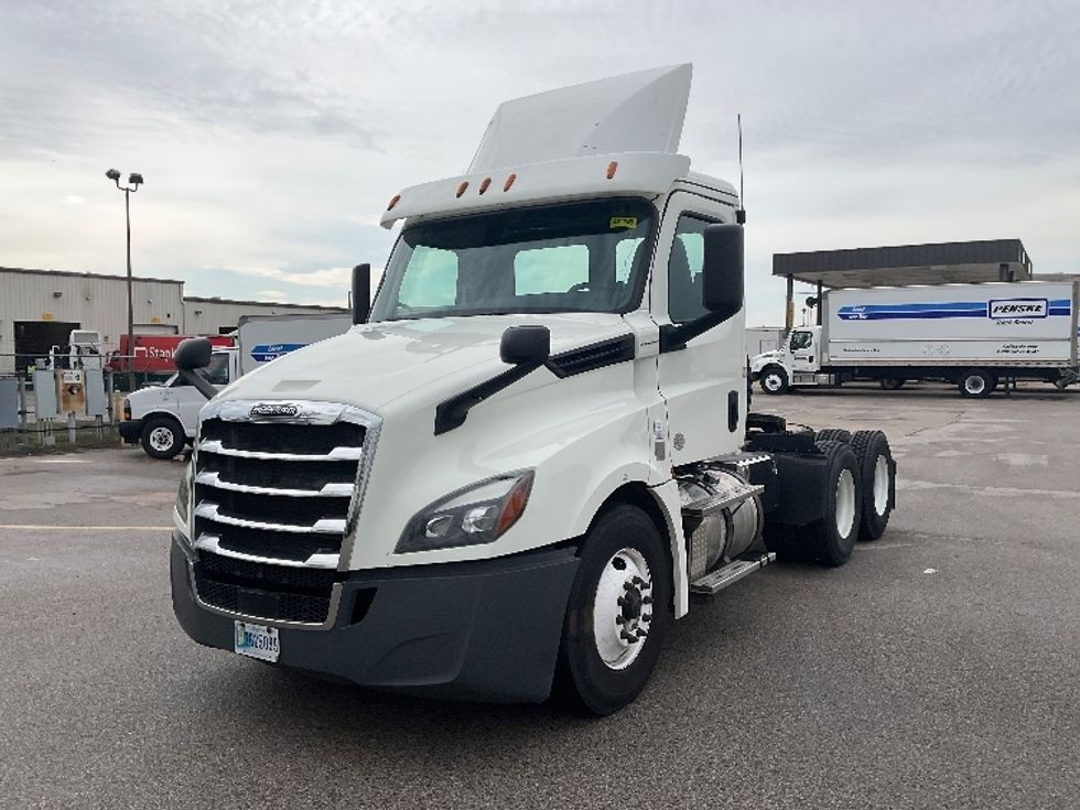 Day Cab Tractor-Heavy Duty Tractors-Freightliner-2018-T12664ST-Moberly-MO-347,061\n\t\tmiles-$ 48,000 - Image 3