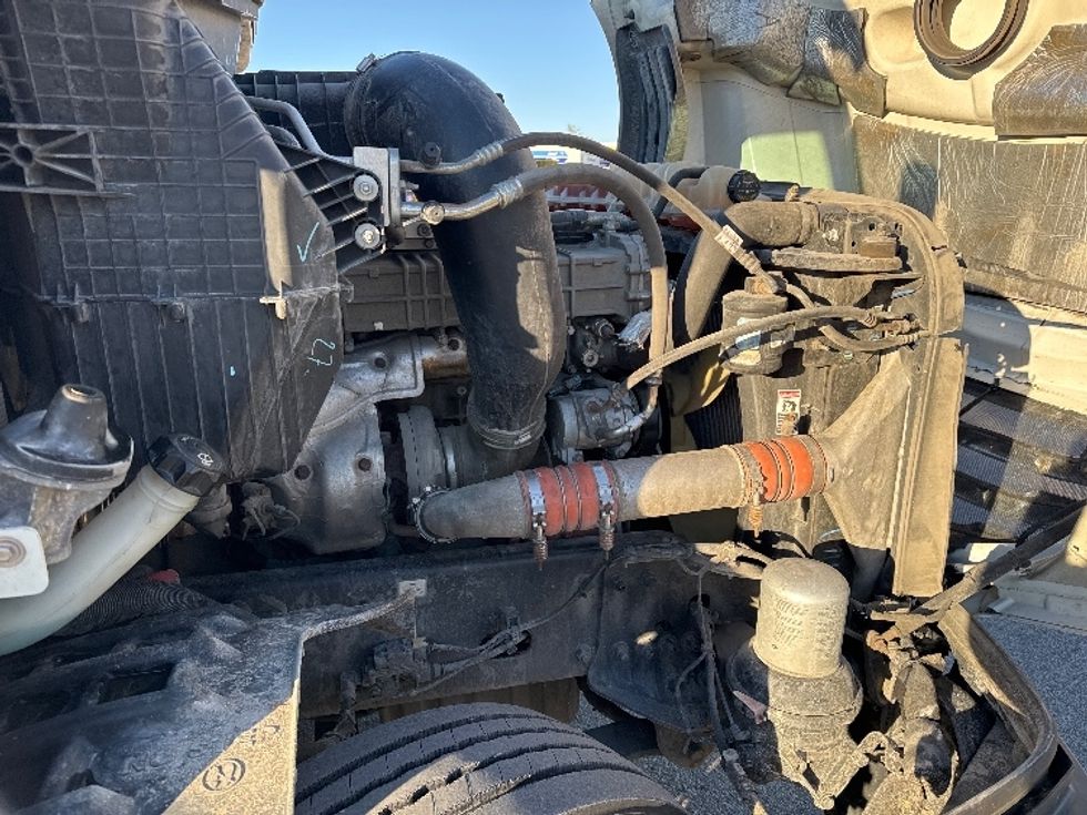 Day Cab Tractor-Heavy Duty Tractors-Freightliner-2018-T12664ST-Moberly-MO-431,113\n\t\tmiles-$ 48,750 - Image 15