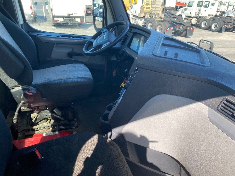 Day Cab Tractor-Heavy Duty Tractors-Freightliner-2018-T12664ST-Mobile-AL-315,193\n\t\tmiles-$ 55,250 - Image 14