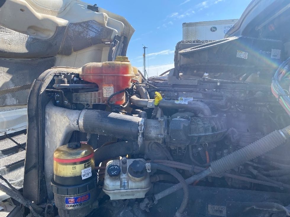 Day Cab Tractor-Heavy Duty Tractors-Freightliner-2018-T12664ST-Mobile-AL-315,193\n\t\tmiles-$ 55,250 - Image 16