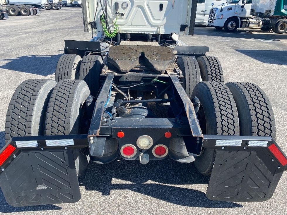 Day Cab Tractor-Heavy Duty Tractors-Freightliner-2018-T12664ST-Mobile-AL-315,193\n\t\tmiles-$ 55,250 - Image 6